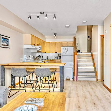 Canmore Mountain View Loft Apartment Heated Outdoor Pool Exteriér fotografie
