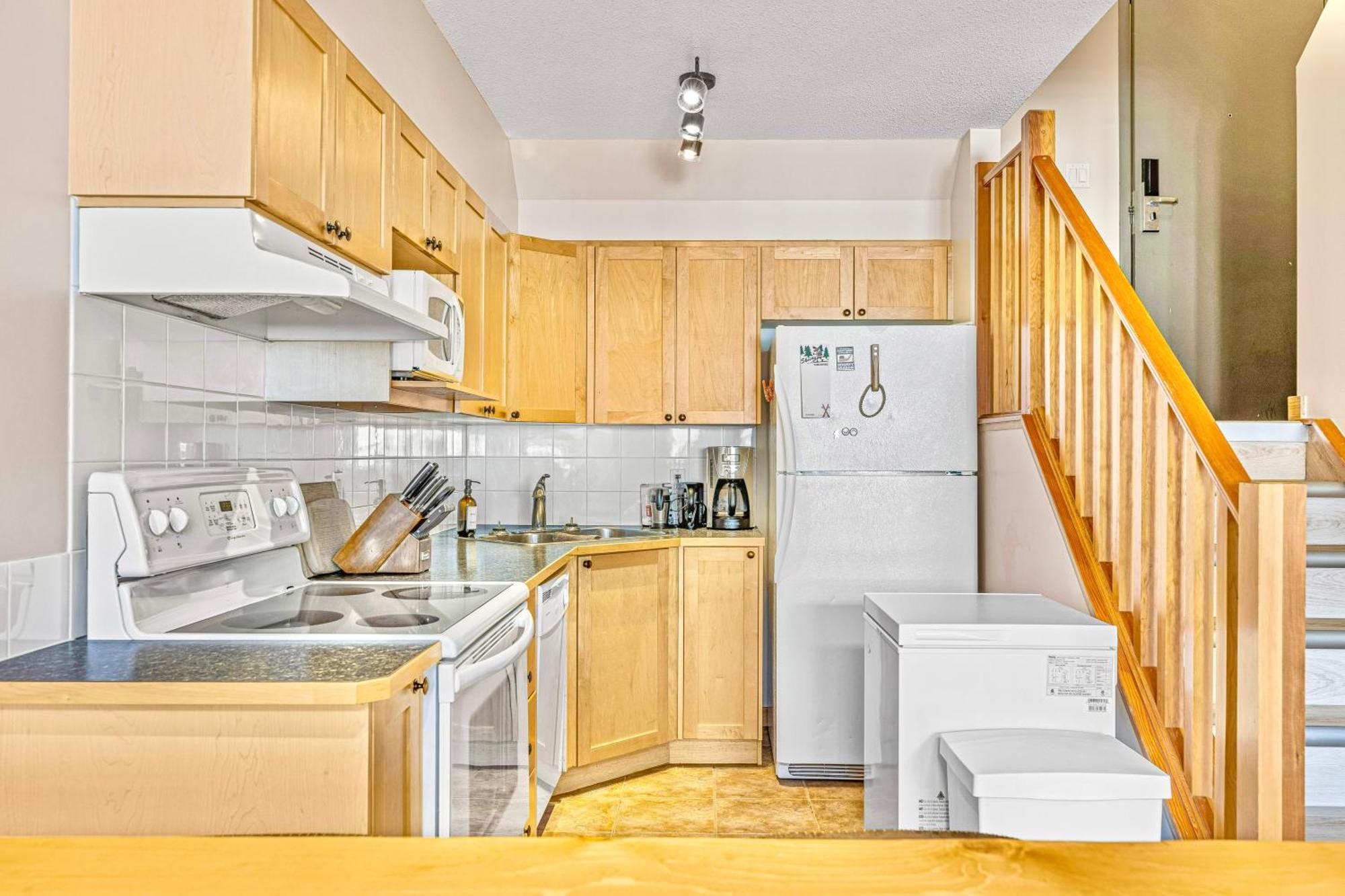 Canmore Mountain View Loft Apartment Heated Outdoor Pool Exteriér fotografie