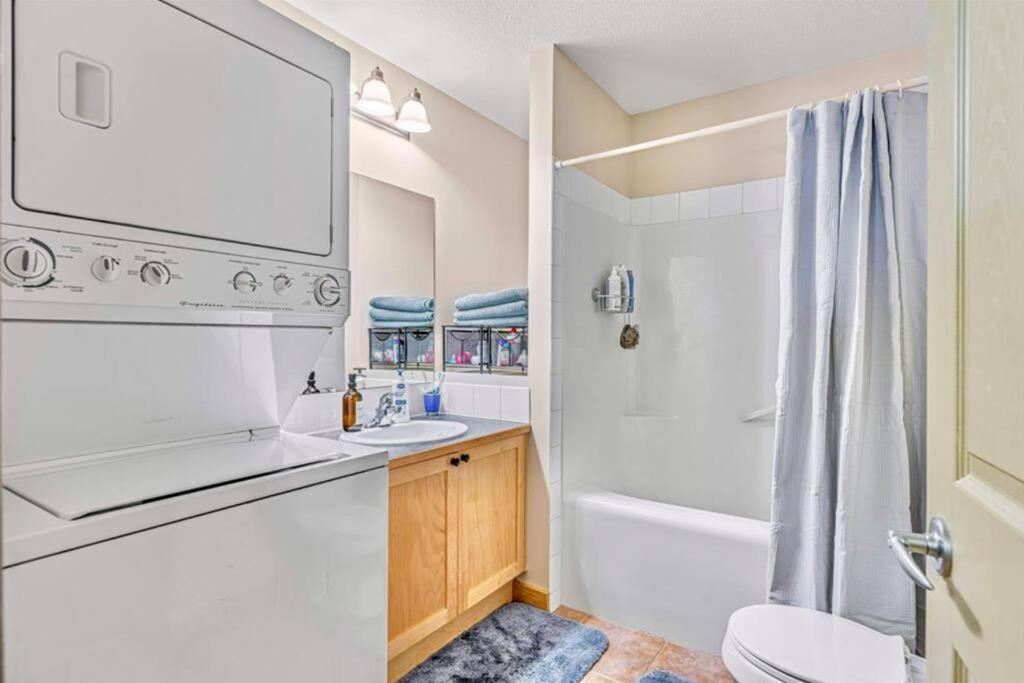 Canmore Mountain View Loft Apartment Heated Outdoor Pool Exteriér fotografie
